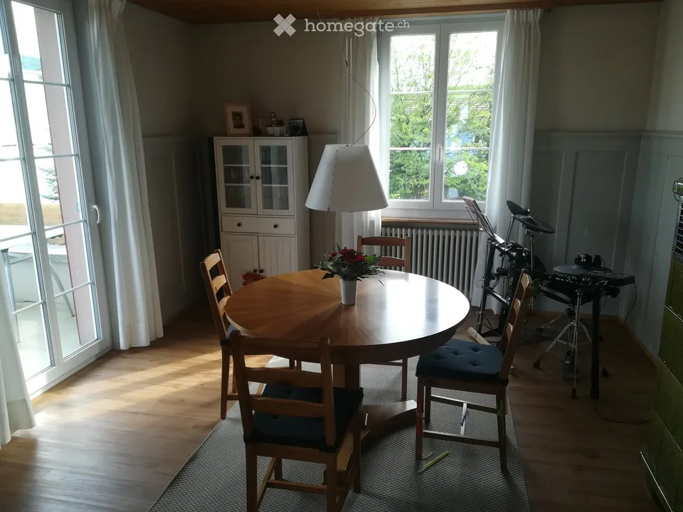 Maison mitoyenne 5,5 pièces avec grand jardin à Frick, en location