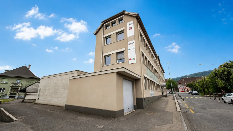 Loft di carattere di 2.5 locali a Delémont – disponibile immediatamente