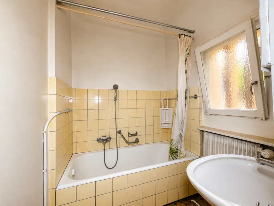 Familienhaus mit 3 Wohnungen zur Renovierung – Foto 8 von 15