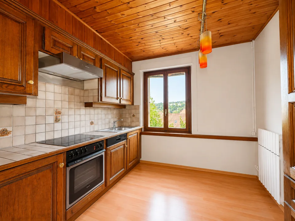 Familienhaus mit 3 Wohnungen zur Renovierung – Foto 7 von 15