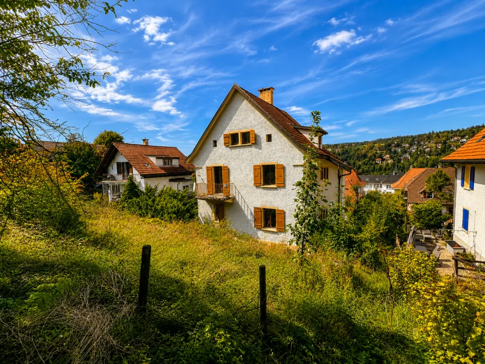 Familienhaus mit 3 Wohnungen zur Renovierung – Foto 2 von 15