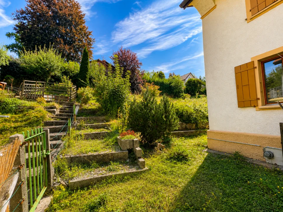 Familienhaus mit 3 Wohnungen zur Renovierung – Foto 3 von 15