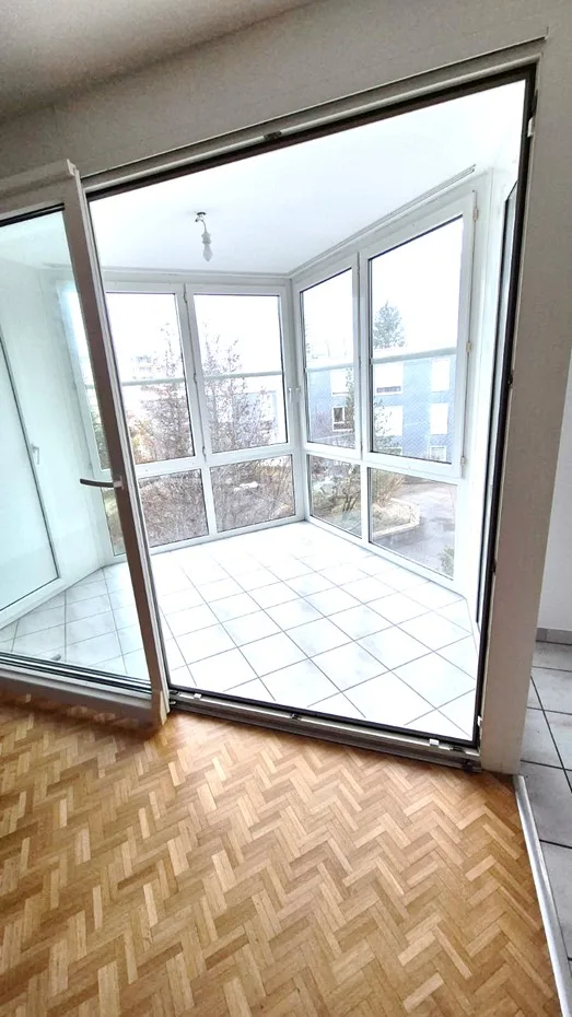 Spacieux et Charmant 4.5 pièce avec Grand Balcon et Parking ! – photo 4 sur 14