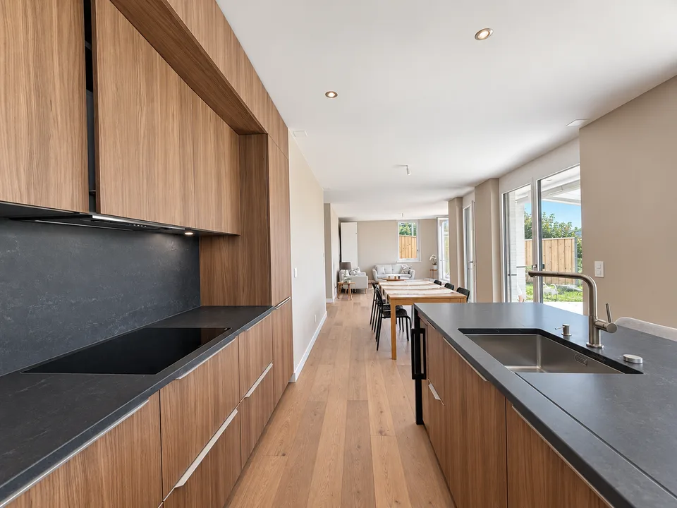 Ampio appartamento di 3.5 locali con accesso indipendente e grande giardino – foto 9 di 12
