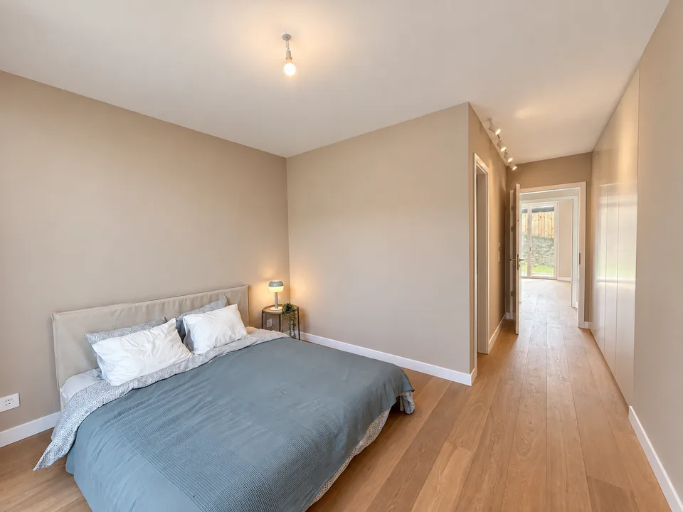 Ampio appartamento di 3.5 locali con accesso indipendente e grande giardino – foto 7 di 12