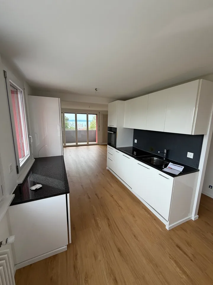 Charmantes 4.5-Zimmer-Wohnung in Neuchâtel – sofort verfügbar – Foto 2 von 12