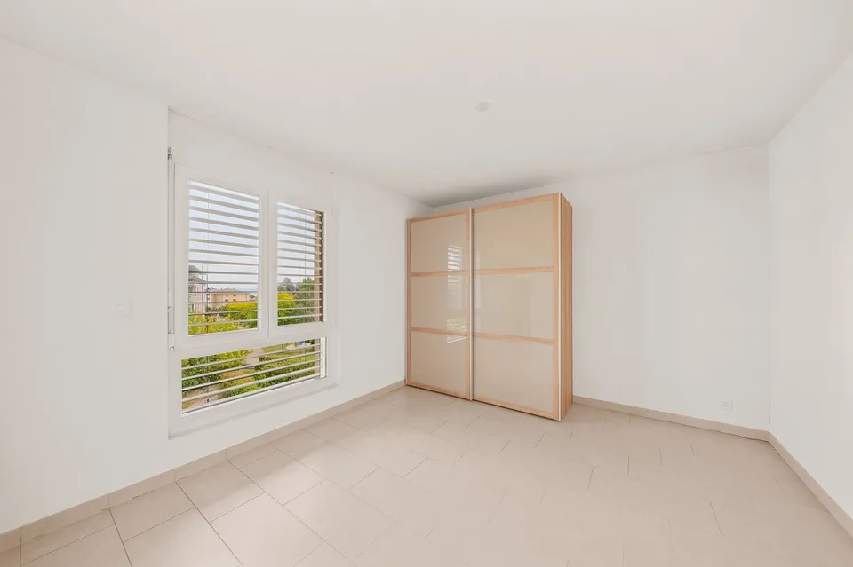 Cormondrèche - Großes 2.5-Zimmer-Apartment mit 82 m² und freier Sicht und Potenzial – Foto 6 von 9