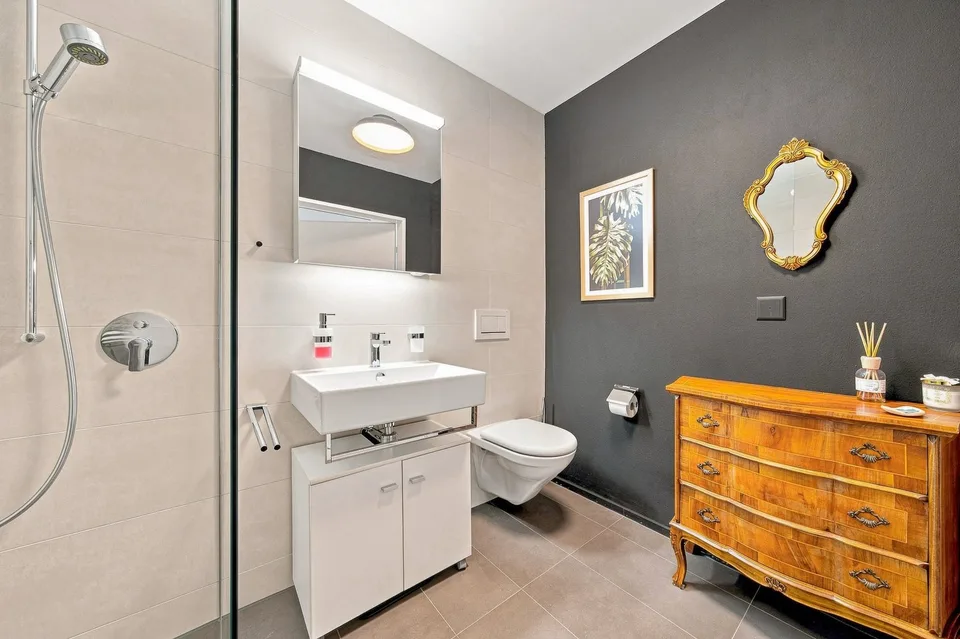Hafen - 2,5 Zimmer neu mit Terrasse, Balkon und freier Sicht – Foto 5 von 7