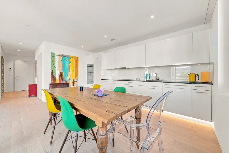 Hafen - 2,5 Zimmer neu mit Terrasse, Balkon und freier Sicht – Foto 2 von 7