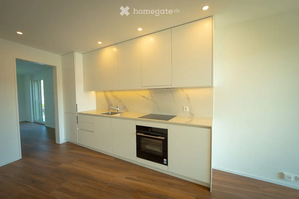 Moderne 2.5-Zimmerwohnung mit grossem Gartensitzplatz in Opfikon