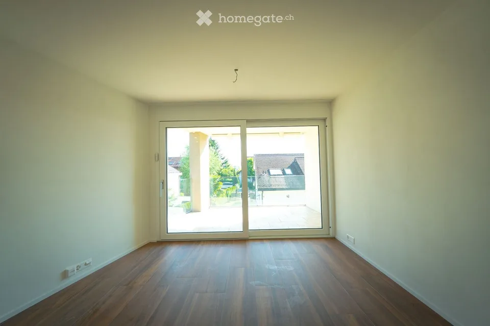 Moderne 2.5-Zimmerwohnung mit grossem Gartensitzplatz in Opfikon