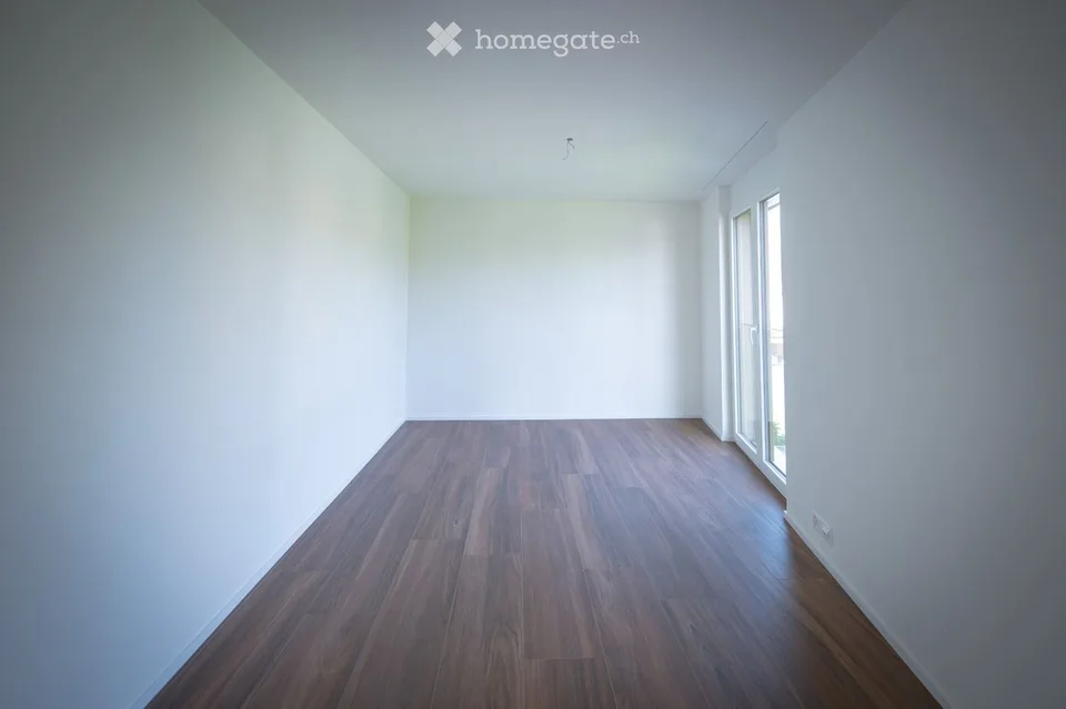 Moderne 2.5-Zimmerwohnung mit grossem Gartensitzplatz in Opfikon