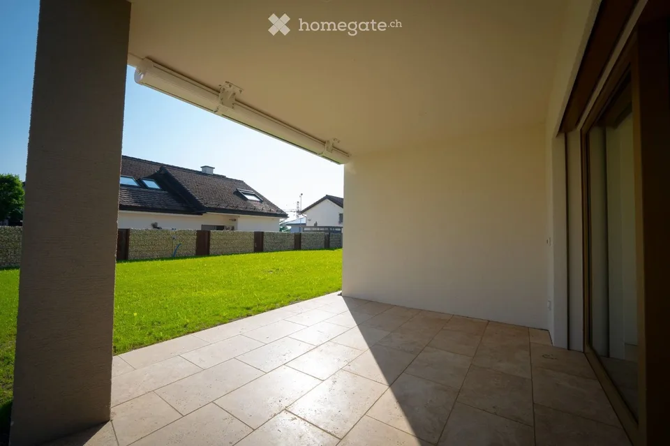 Moderne 2.5-Zimmerwohnung mit grossem Gartensitzplatz in Opfikon