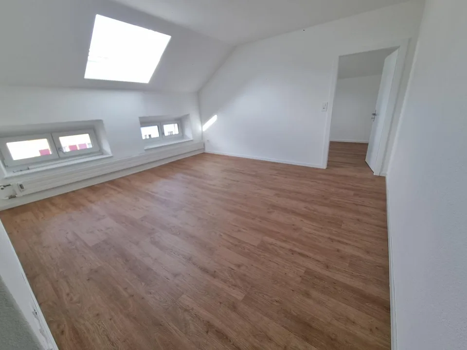 Wohnung 2.5 Zimmer renoviert in Neuchâtel – Foto 2 von 7