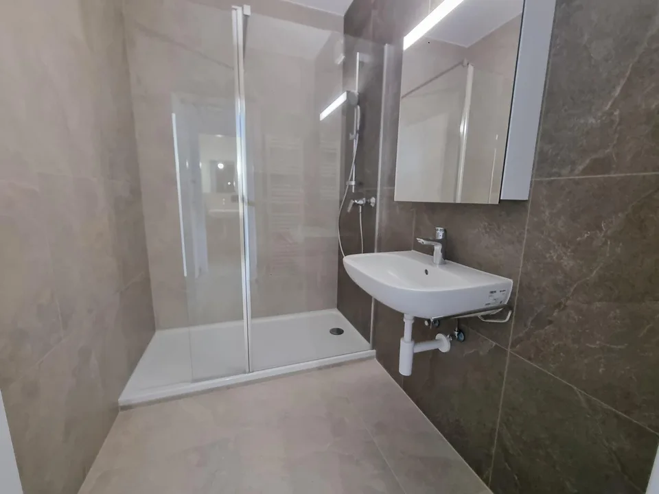 Wohnung 2.5 Zimmer renoviert in Neuchâtel – Foto 4 von 7