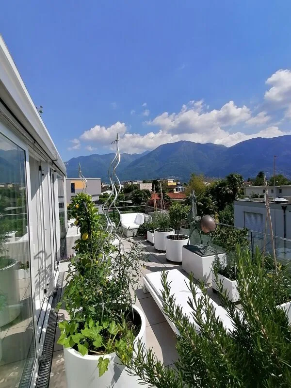 Luxus 4.5-Zimmer-Attika-Wohnung mit grösser Terrasse und 2 Parkplät...
