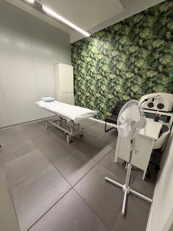 SPACIEUX LOCAL COMMERCIAL DE 110M2 – photo 4 sur 5