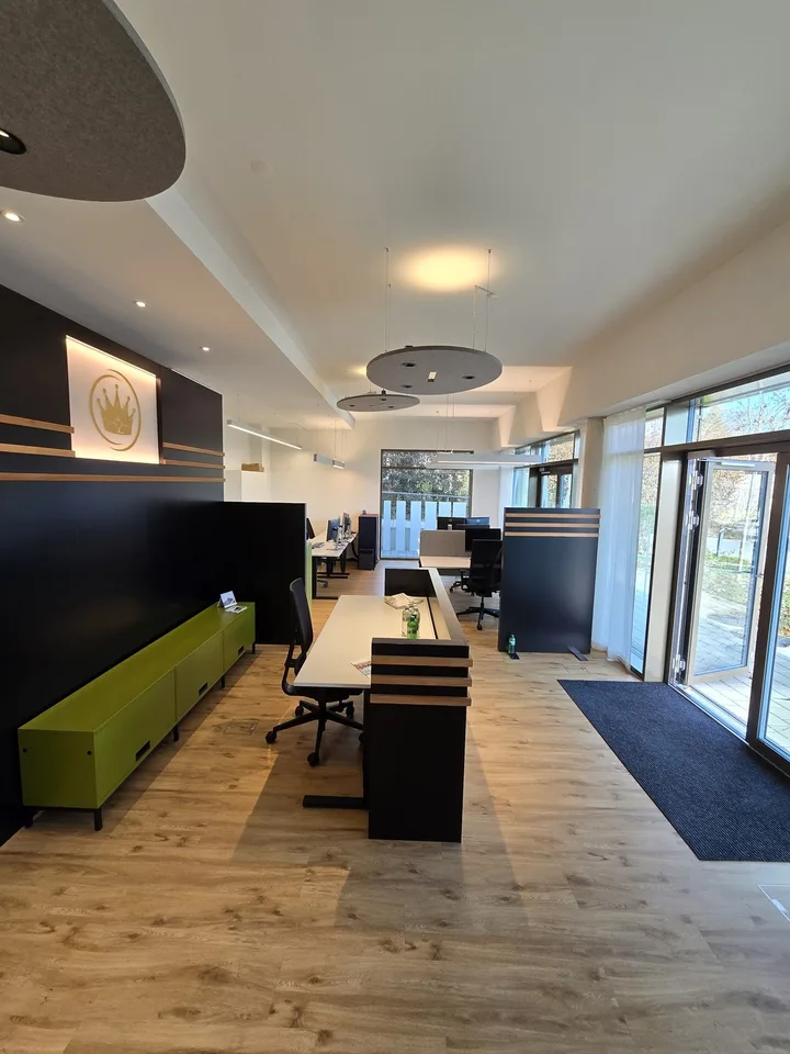 I vostri nuovi locali professionali moderni, luminosi & accoglienti – foto 2 di 13