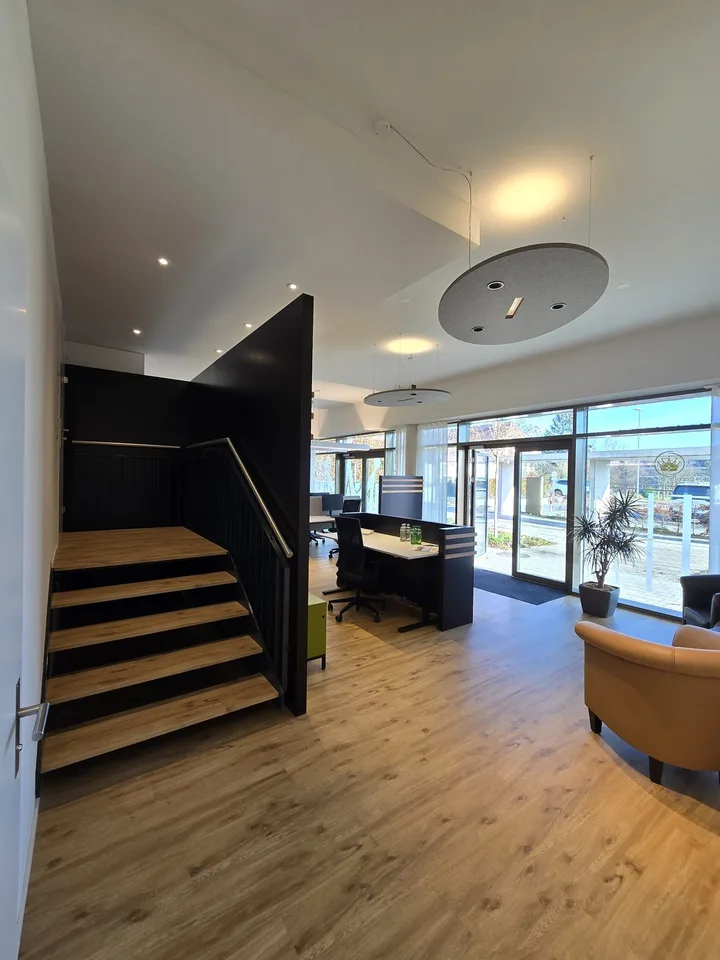 I vostri nuovi locali professionali moderni, luminosi & accoglienti – foto 6 di 13