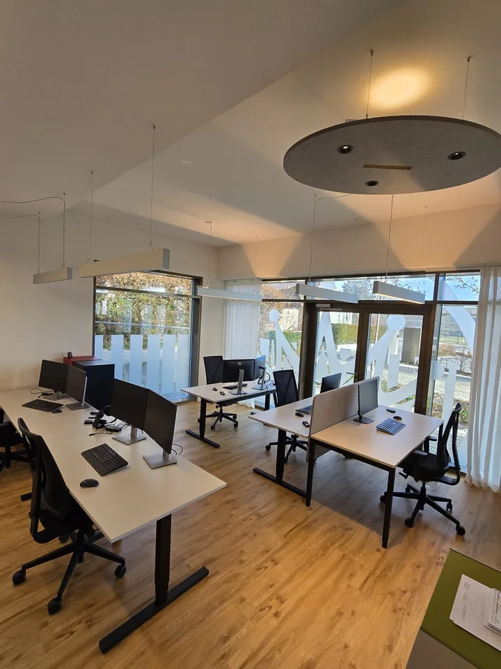 I vostri nuovi locali professionali moderni, luminosi & accoglienti – foto 13 di 13