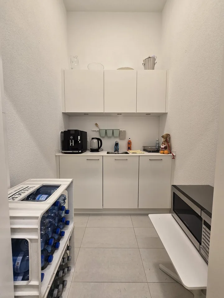 I vostri nuovi locali professionali moderni, luminosi & accoglienti – foto 8 di 13