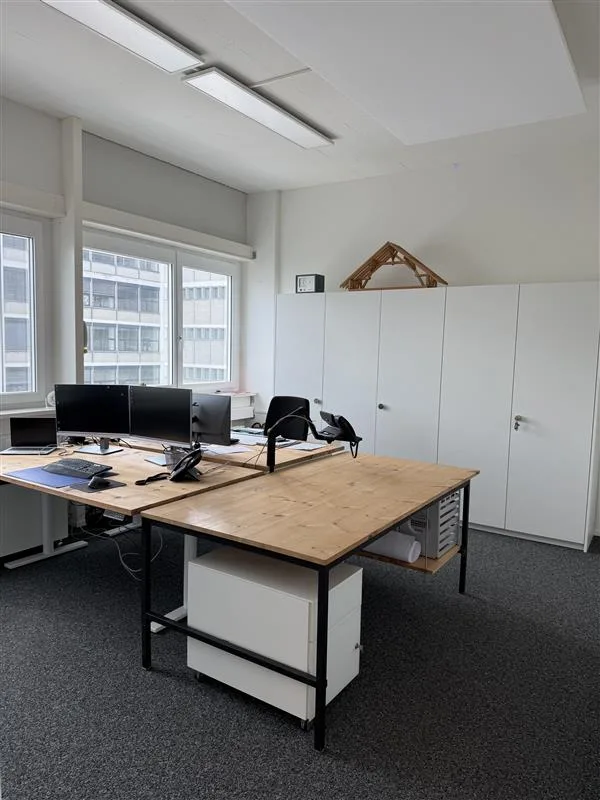 Working at the ZIK area - modern, bright office with lake view – photo 2 of 5