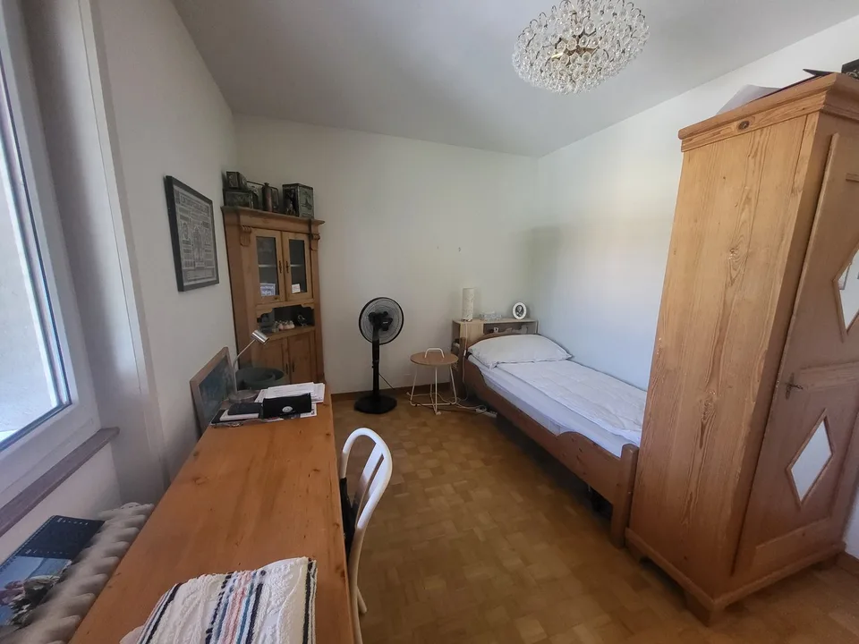 Moderne 3-Zimmer-Wohnung mit Balkon und Seenähe in Hünibach