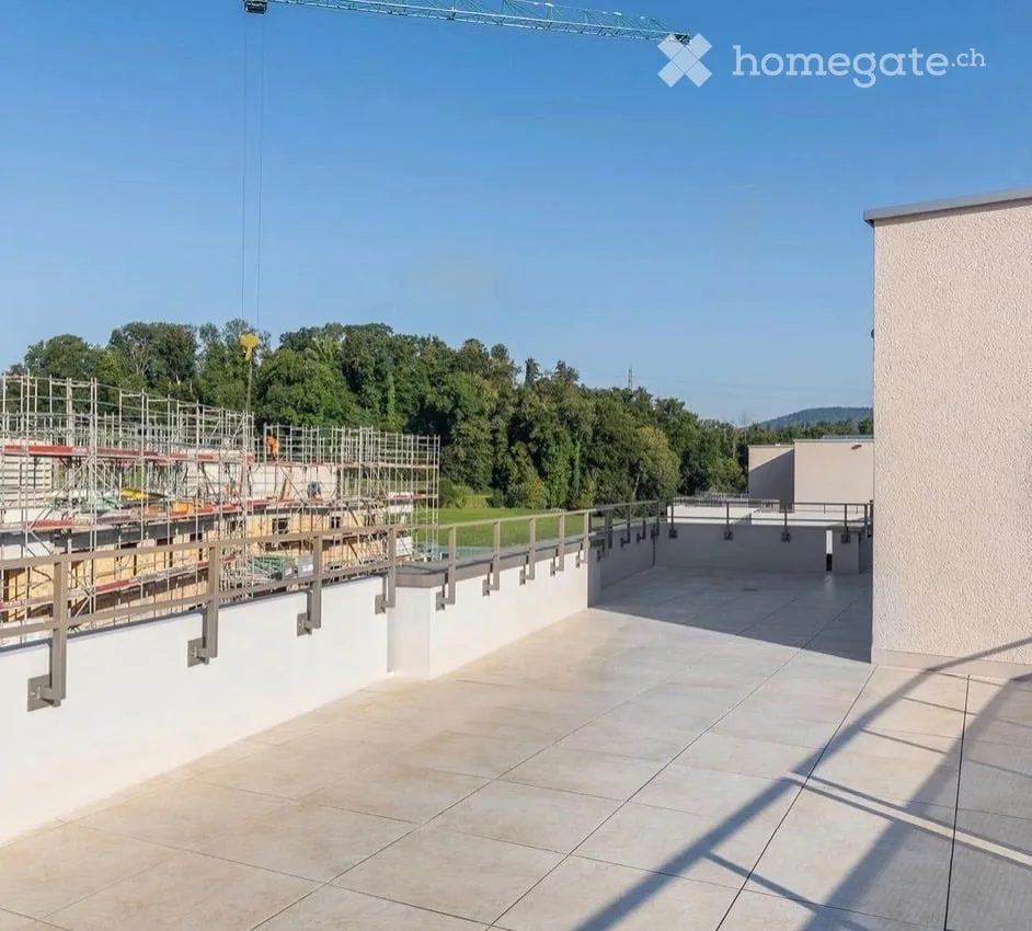 Appartamento attico moderno di 2,5 locali in un edificio nuovo
