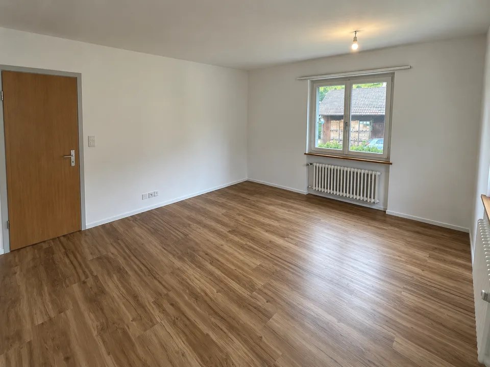 Disponibile dal 01.12.2026 Casa di 5 locali adatta alle famiglie con giardino e area di soggiorno coperta a Erschwil