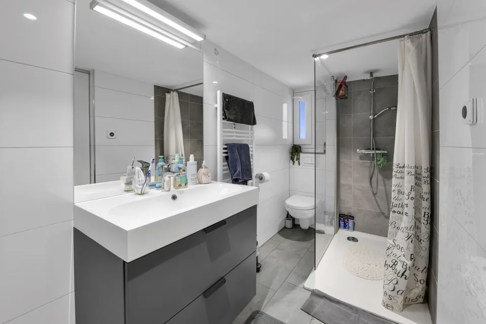 Appartement lumineux et accueillant de 3,5 pièces au centre de Flawil