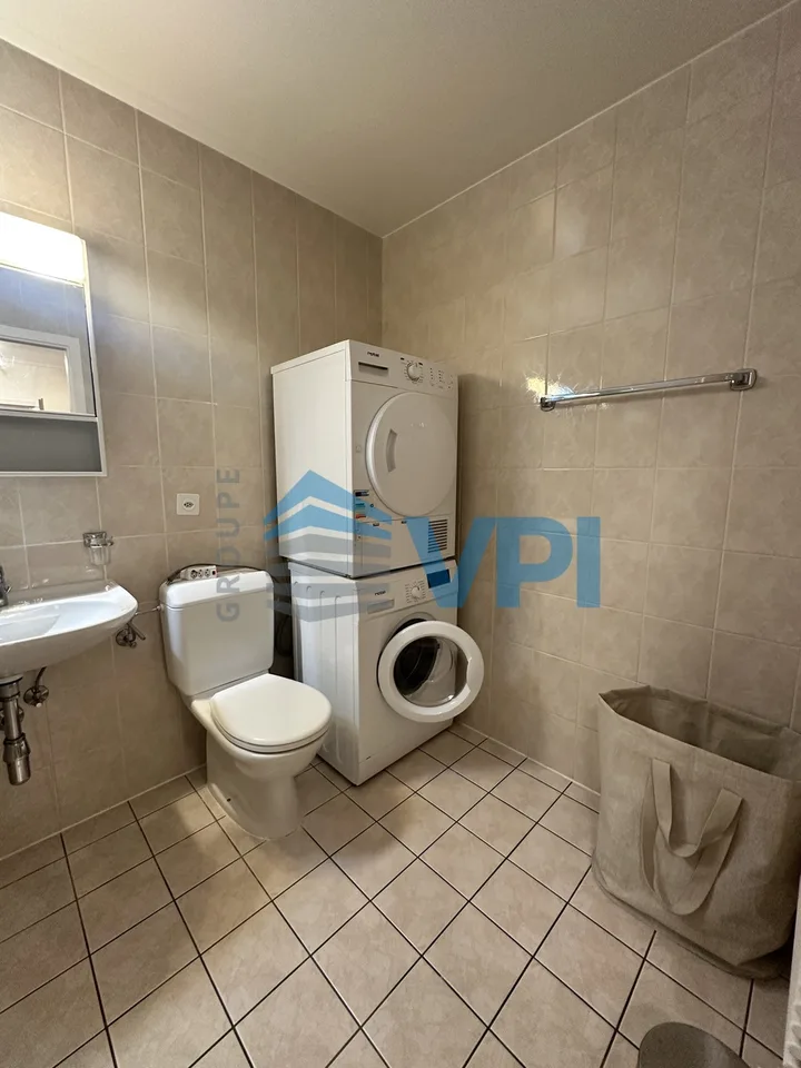 7-room apartment in Plainpalais – photo 10 of 11