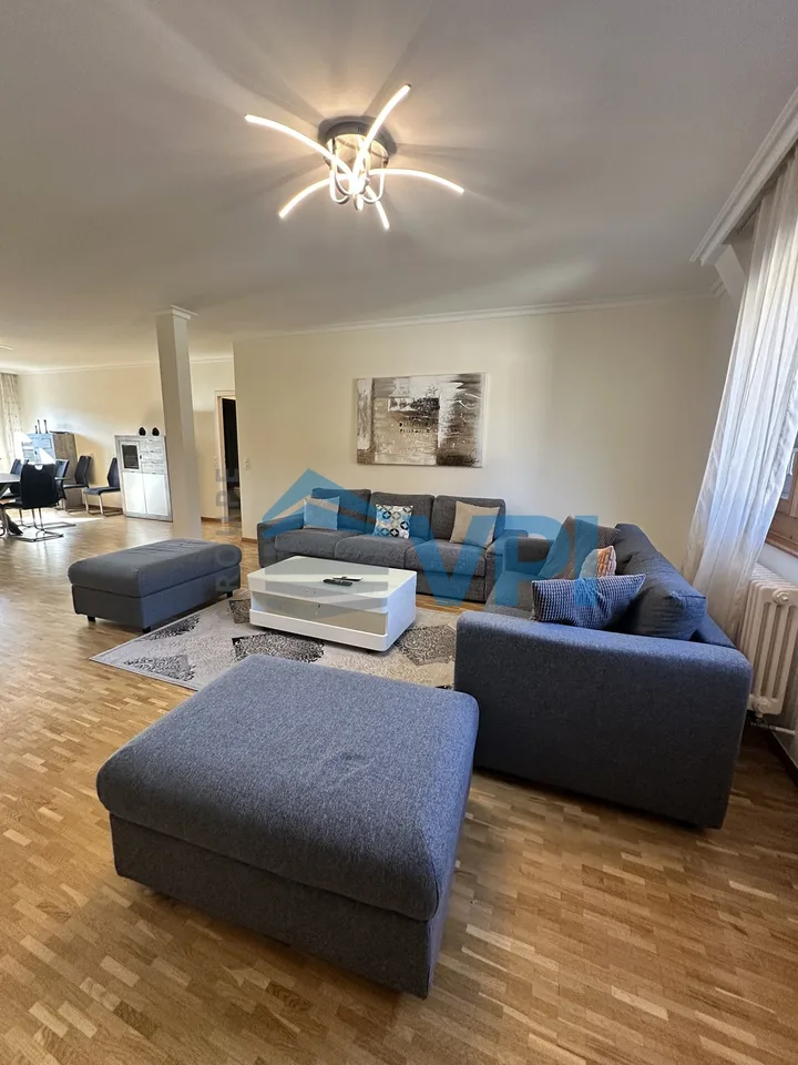 7-room apartment in Plainpalais – photo 2 of 11