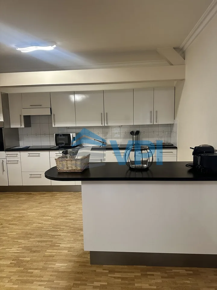 7-room apartment in Plainpalais – photo 4 of 11