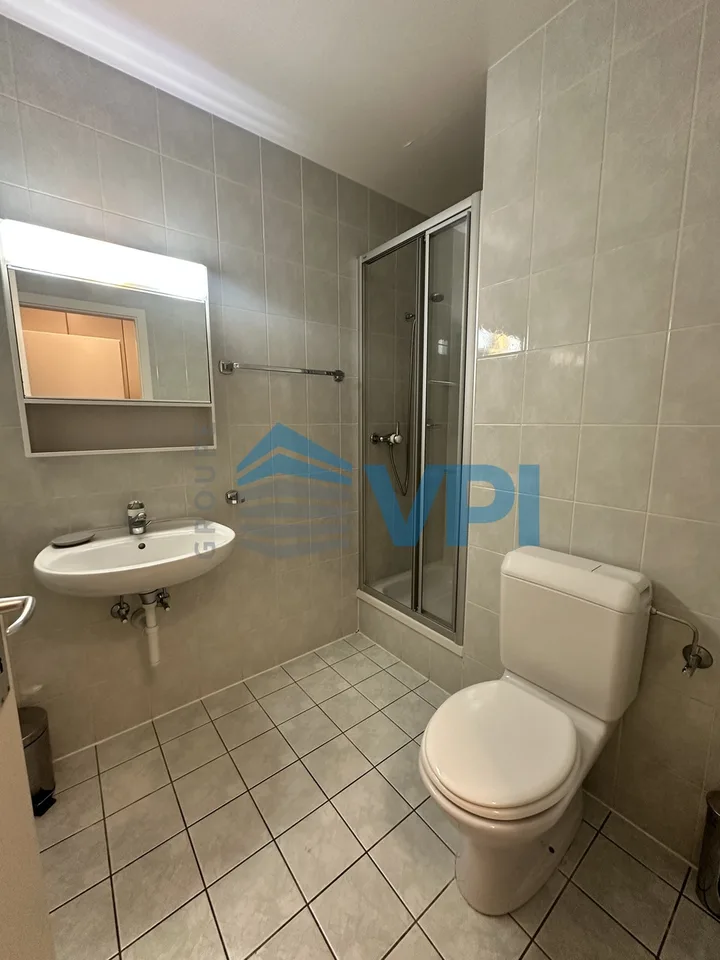 7-room apartment in Plainpalais – photo 11 of 11