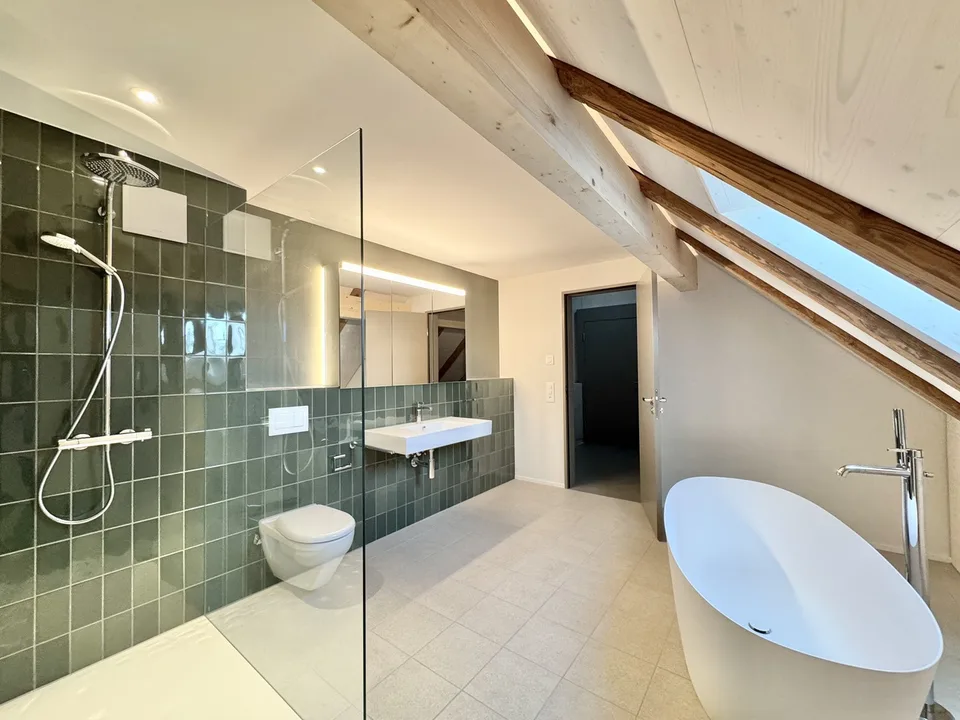 Maison 3,5 pièces attenante, ascenseur, aménagement de haute qualité