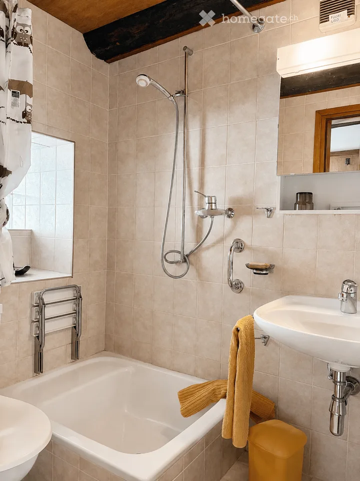 Wohn- oder Ferienhaus mit zwei Wohnungen in Brione sopra Minusio – Foto 21 von 26