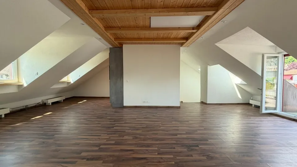 Helle 5-Zimmer-Maisonettewohnung mit grosser Terrasse in Gelterkinden
