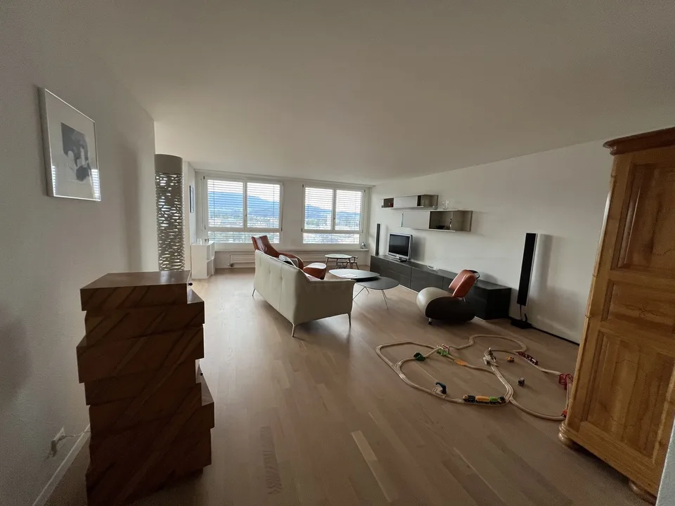 Ampio appartamento di 5,5 locali nel centro di Fribourg – foto 8 di 18