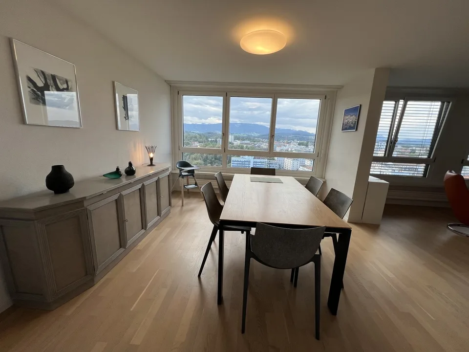 Ampio appartamento di 5,5 locali nel centro di Fribourg – foto 3 di 18