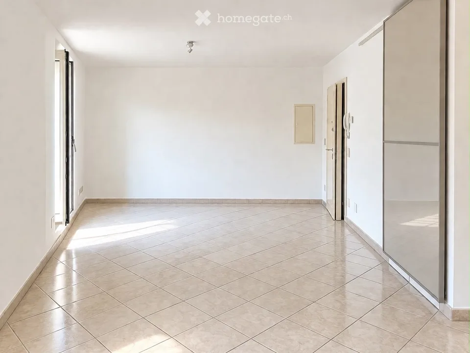 2.5 rooms with balcony and lake view in the heart of Bissone