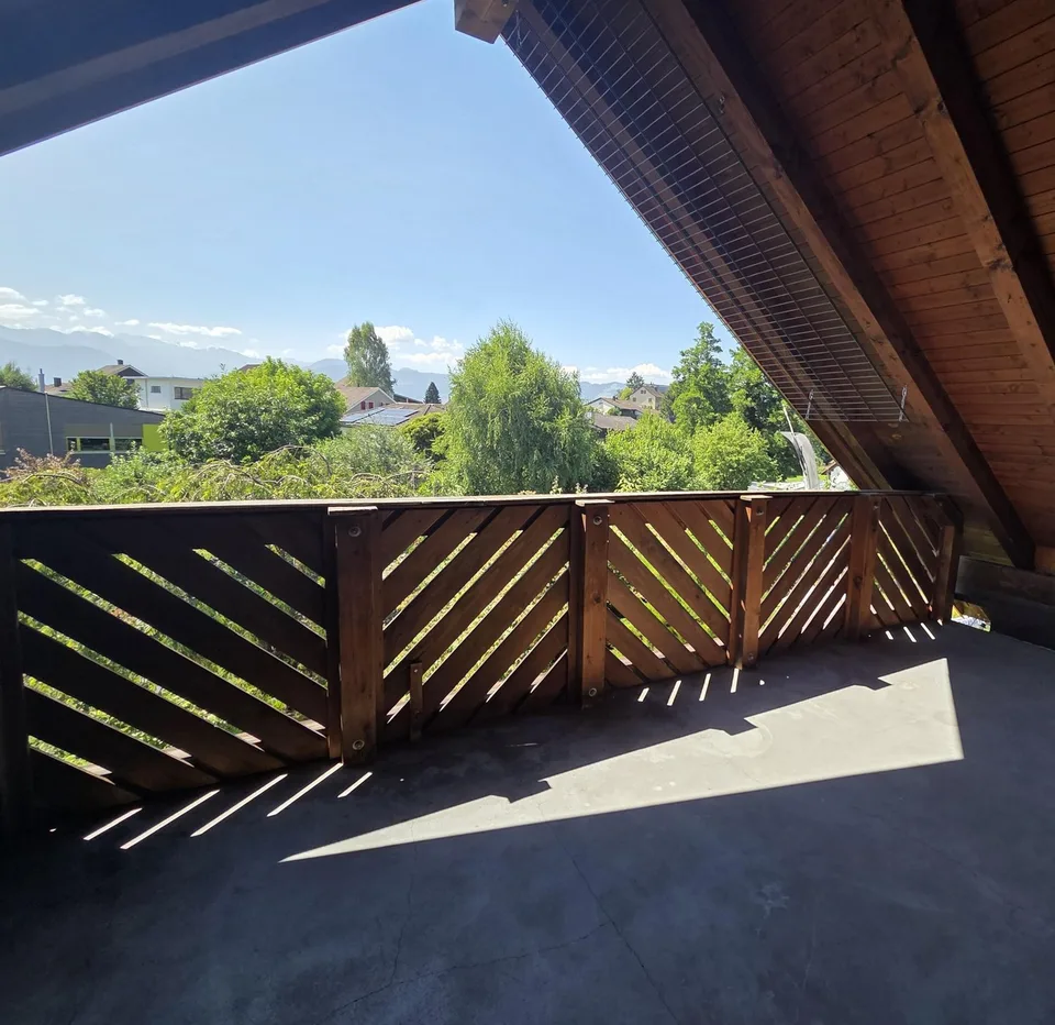 First occupancy: renovated and spacious 3.5-room attic apartment