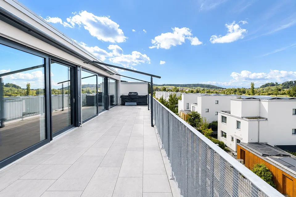 RISERVATO: Appartamento in attico con grande terrazza soleggiata e vista panoramica – foto 8 di 11
