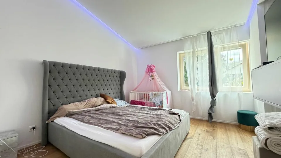 Grosszügiges 7.5-Zimmer-Einfamilienhaus mit Einliegerwohnung und traumhafter Aussicht – Foto 8 von 18