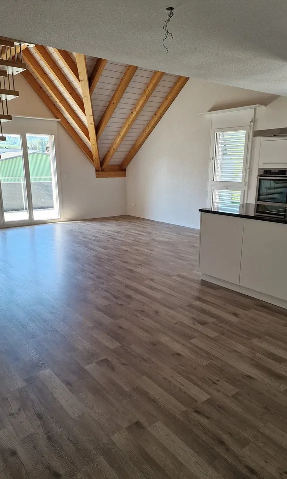 Moderne Maisonettewohnung mit grossem Balkon