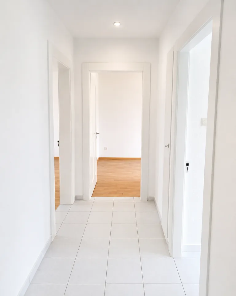 Bright 3.5-room apartment with balcony in Tavannes