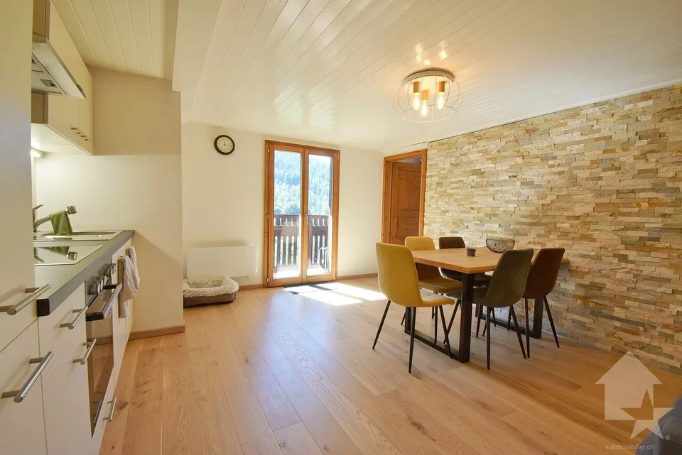 Magnifique appartement de 3.5 pièces complètement rénové en 2024 – photo 3 sur 11