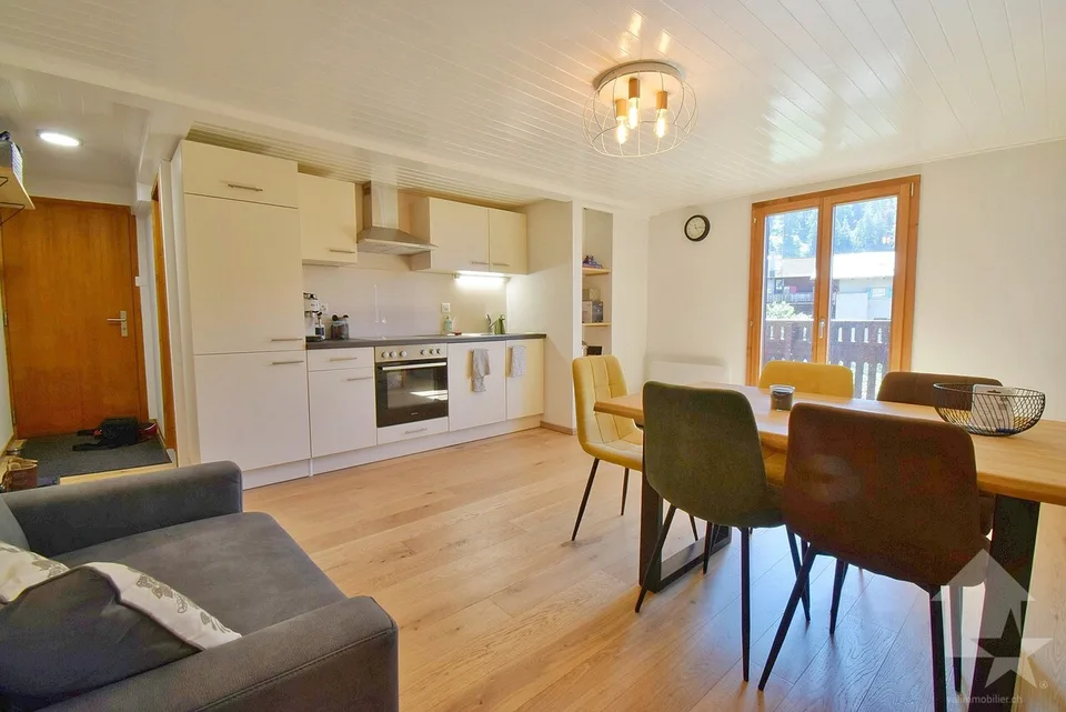 Magnifique appartement de 3.5 pièces complètement rénové en 2024 – photo 2 sur 11