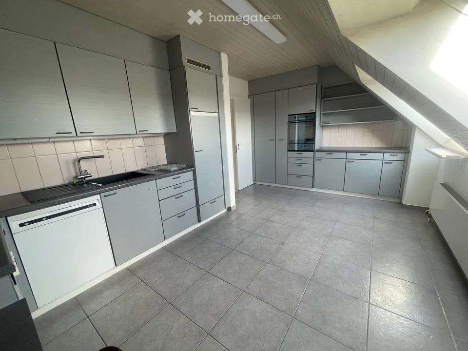 Beautiful 4.5-room apartment with terrace and garage in Kloten