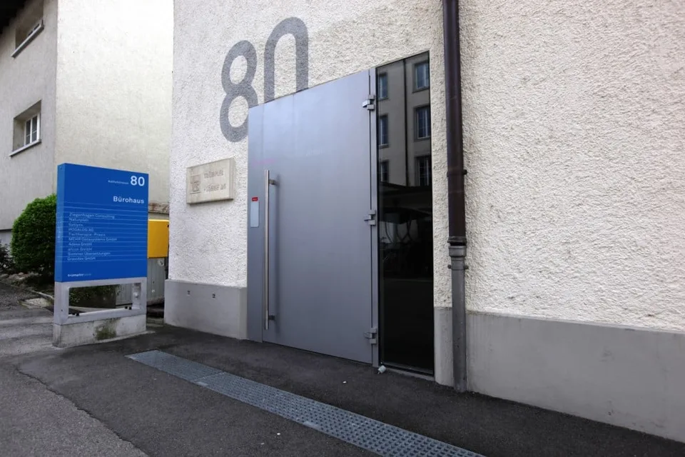 Charmantes Büro im historischen Altbau an der Aathalstrasse 80 in Uster – Foto 8 von 12