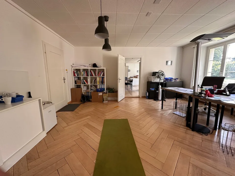 Charmantes Büro im historischen Altbau an der Aathalstrasse 80 in Uster – Foto 7 von 12